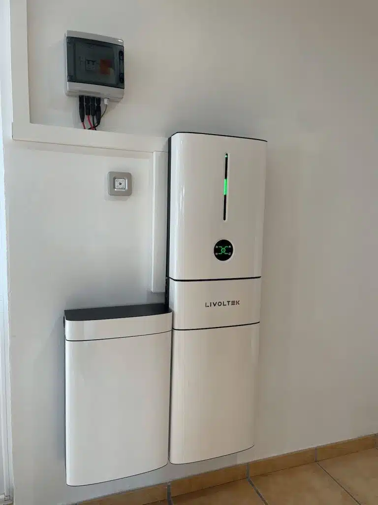 Inversores Híbridos Todo en Uno: Enfoque en la Gama Livoltek Hyper 3 Sistemas para autoconsumo