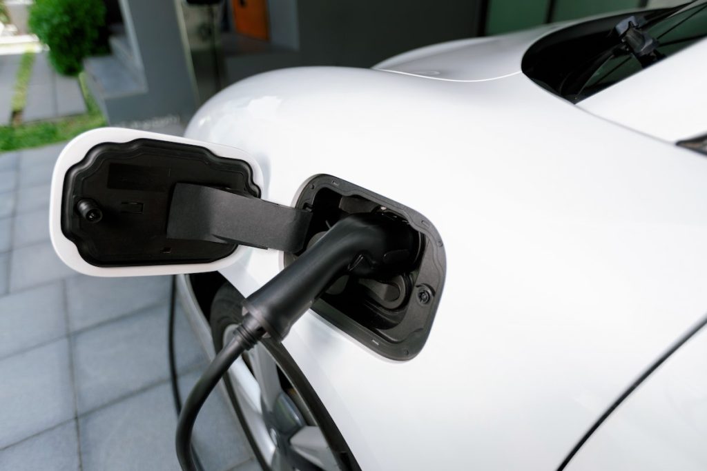 De 3,7 a 22 kW: ¿Cuándo Merece la Pena Pasar a Trifásica para tu Vehículo Eléctrico? 5 Mantenimiento para Puntos de Recarga de Coches Eléctricos
