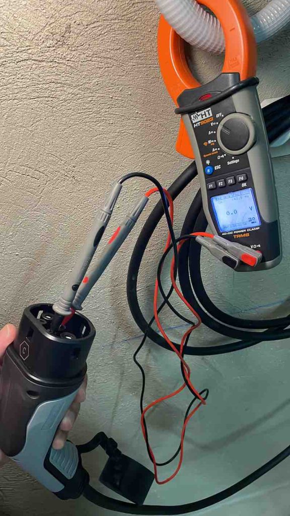 Mantenimiento de un Punto de Recarga para Vehículos Eléctricos 3 Mantenimiento punto de recarga