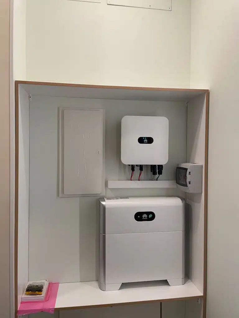 Energía solar doméstica: Las ventajas de un sistema de baterías solares 2 Instalación de placas solares y batería