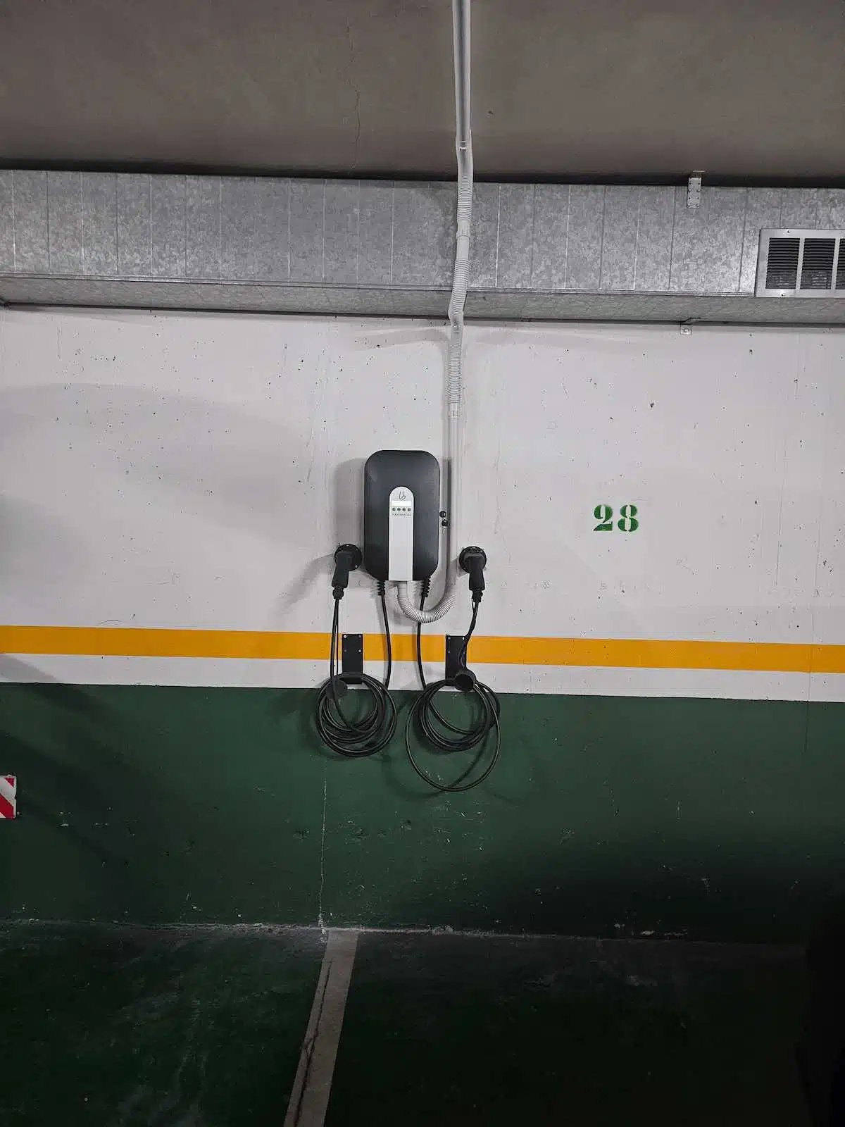 Wallbox Tipo 2: Guía completa y detallada 7 Policharger NWDBLT2 doble manguera