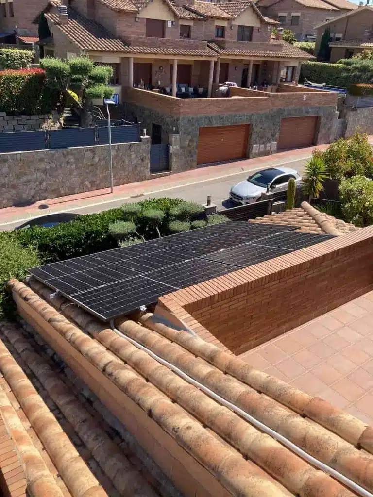 Legalizar una instalación fotovoltaica en Cataluña: Guía para 2024 3 Autoconsumo solar en vivienda
