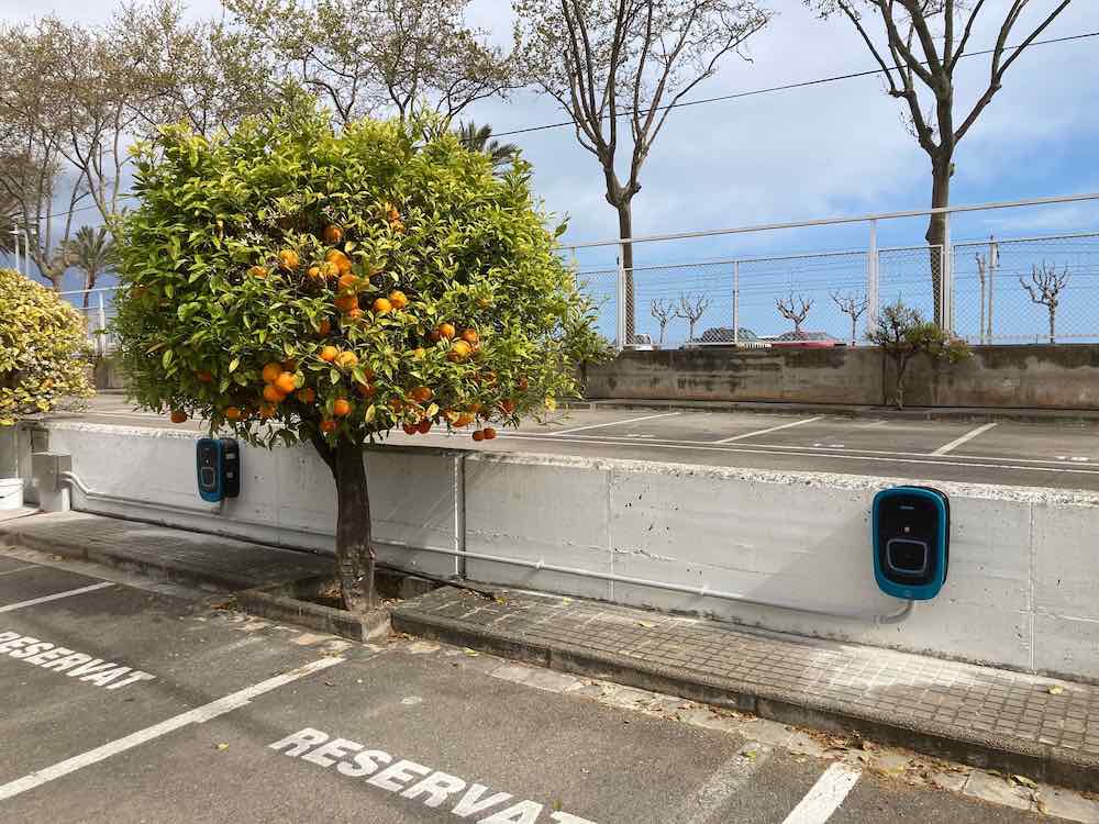 Enchufes para coches eléctricos: Guía completa para elegir el adecuado 2 Instalar un Punto de Carga para Vehículo Eléctrico