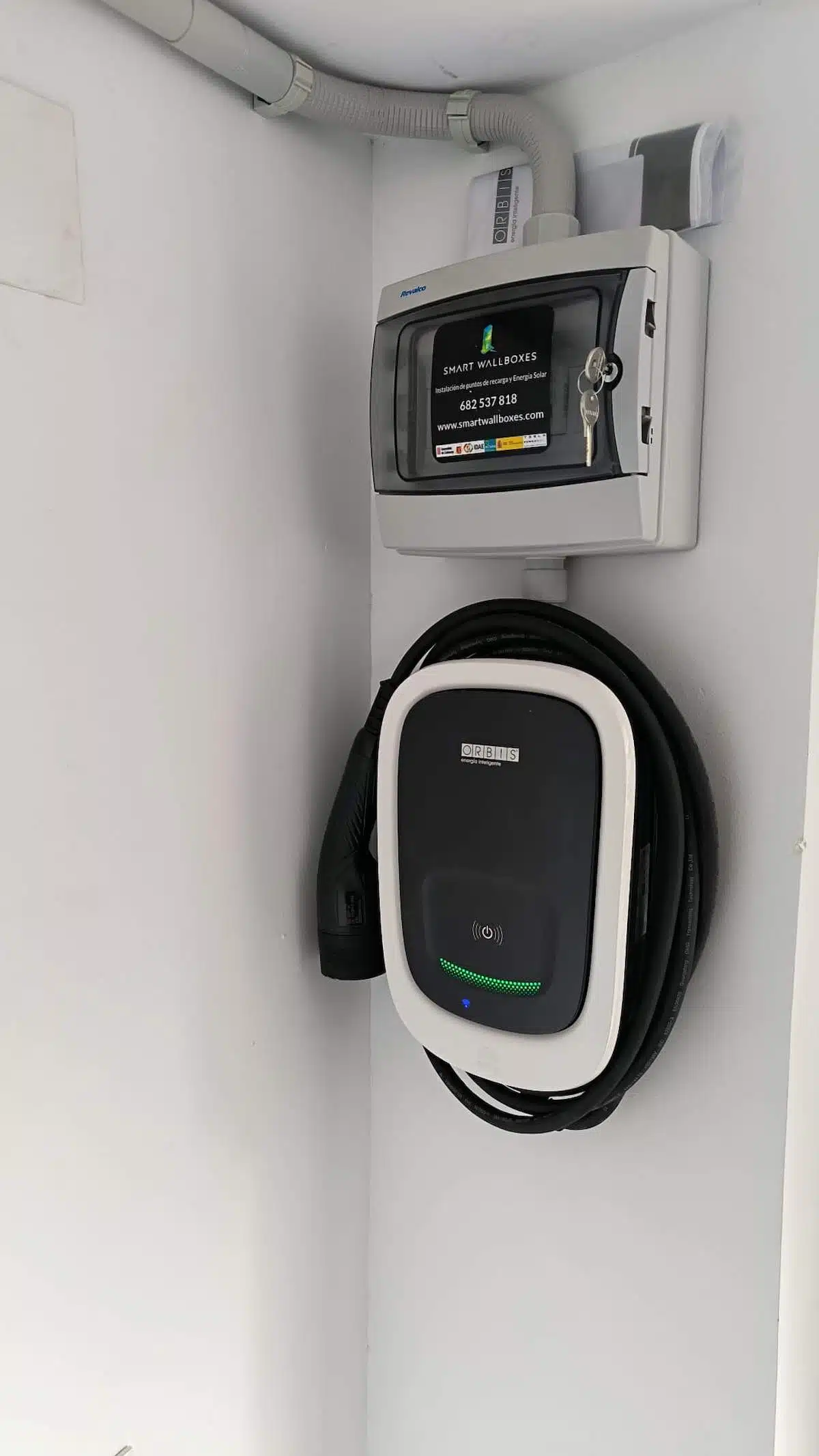 Mennekes Tipo 2: La clave para la recarga de vehículos eléctricos en Europa 1 Orbis Viaris ISI en vivienda