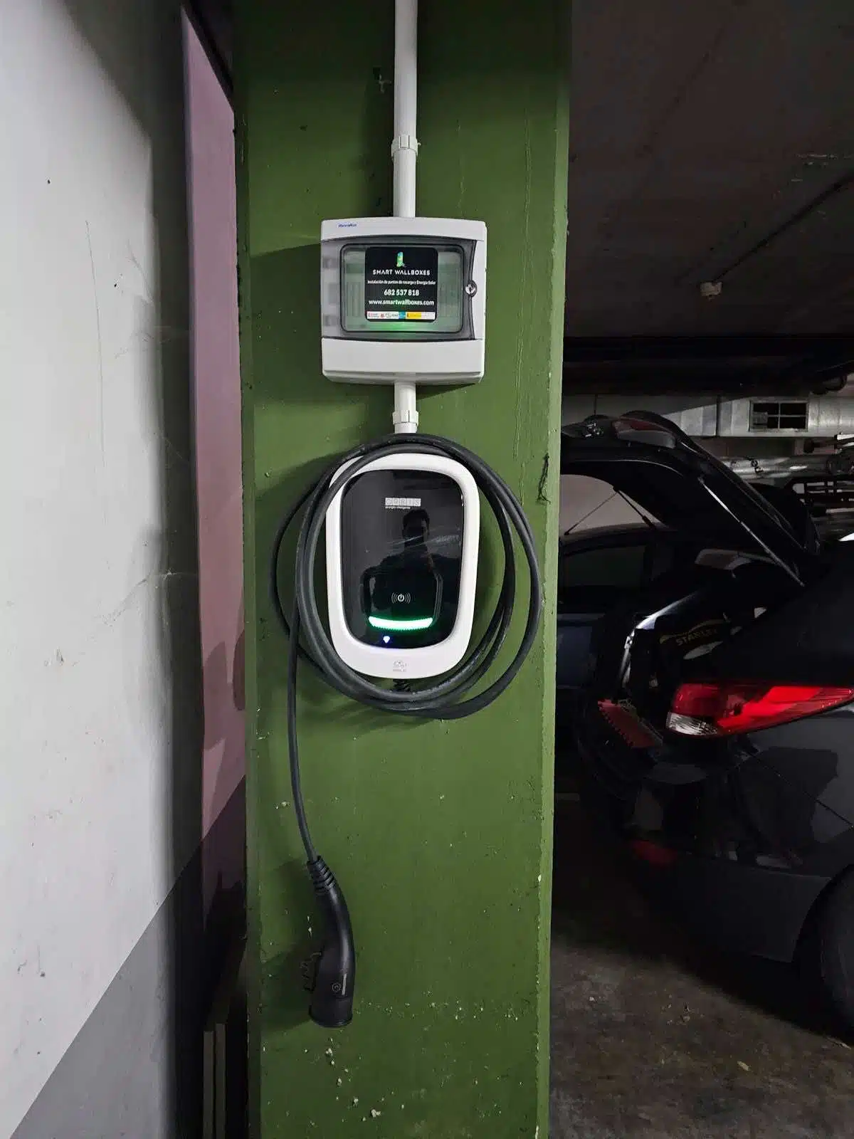 Beneficios de instalar un punto de carga en casa para vehículos eléctricos 1 Carga de un Vehiculo Electrico
