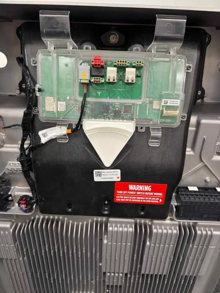 Tesla Powerwall 3: La Revolución del Almacenamiento Energético 6 Powerwall 3 interior 2